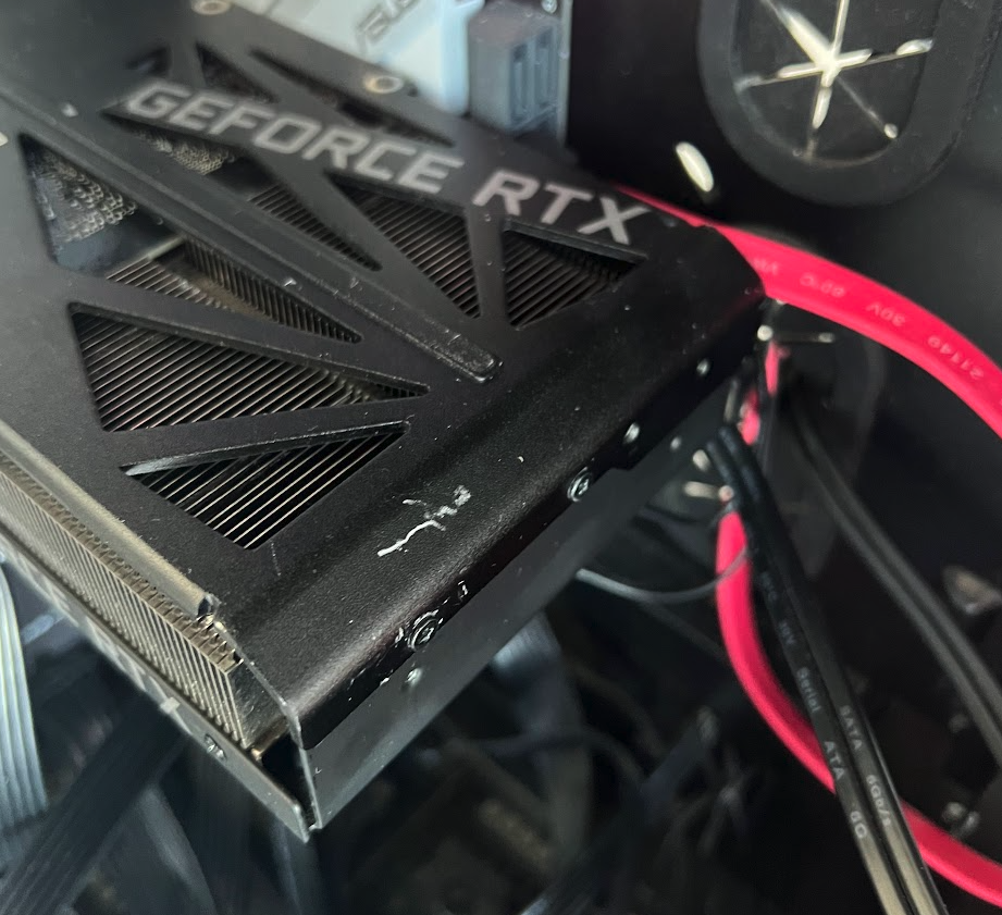 The new RTX 3090 installed: triple-fan, barely fits
